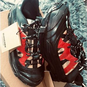 Burberry shoes size 7